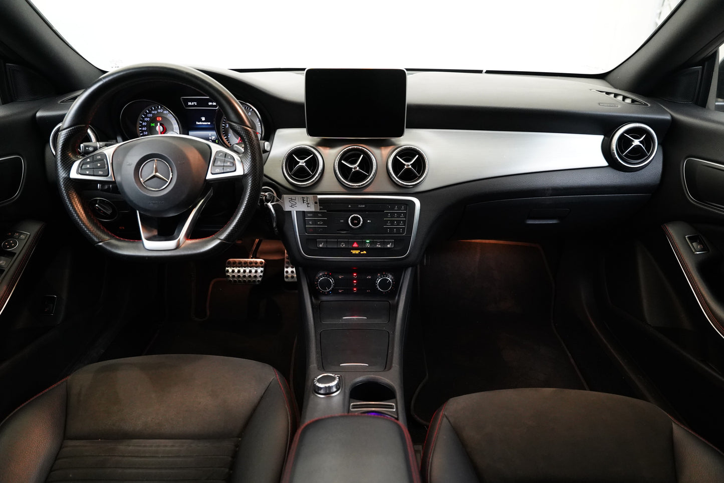 Mercedes-Benz CLA 200 115 kW AMG Line