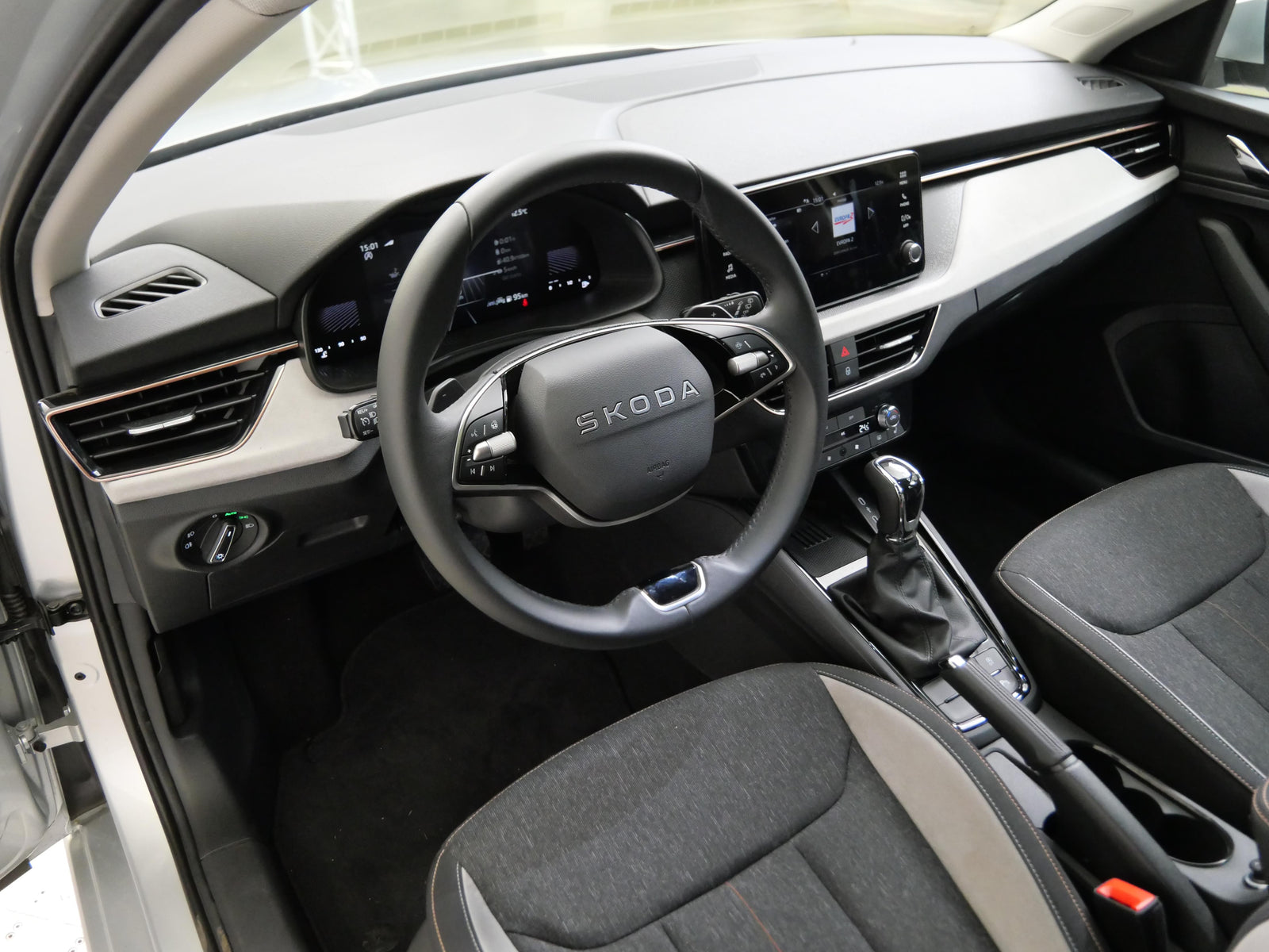 Škoda Scala 1.0 TSI 85kW DSG Top Selection – foto 5