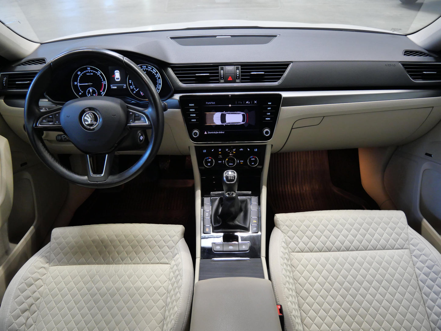 Škoda Superb 2.0 TDI 140 kW Style