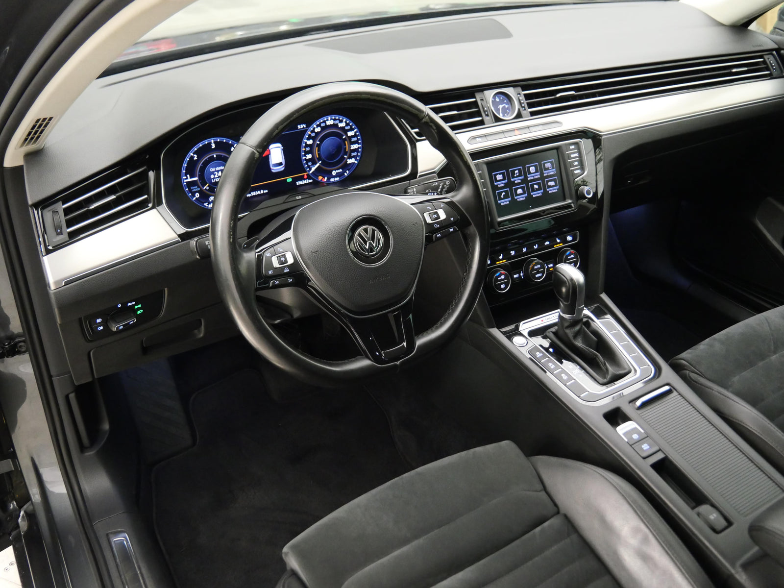 Volkswagen Passat 2.0 TDI 176 kW Highline – foto 5