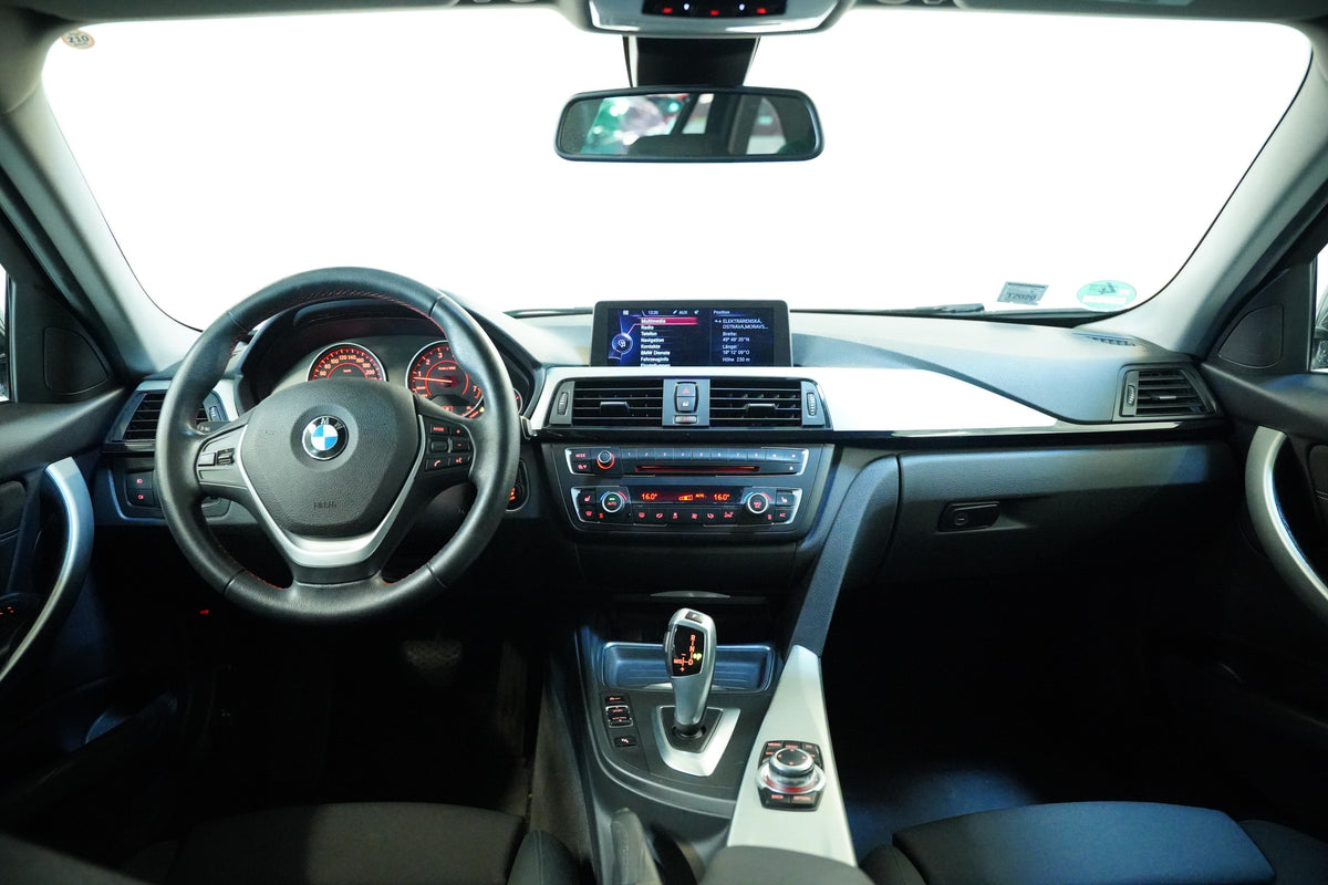 BMW Řada 3 328i 180 kW Sport-Line