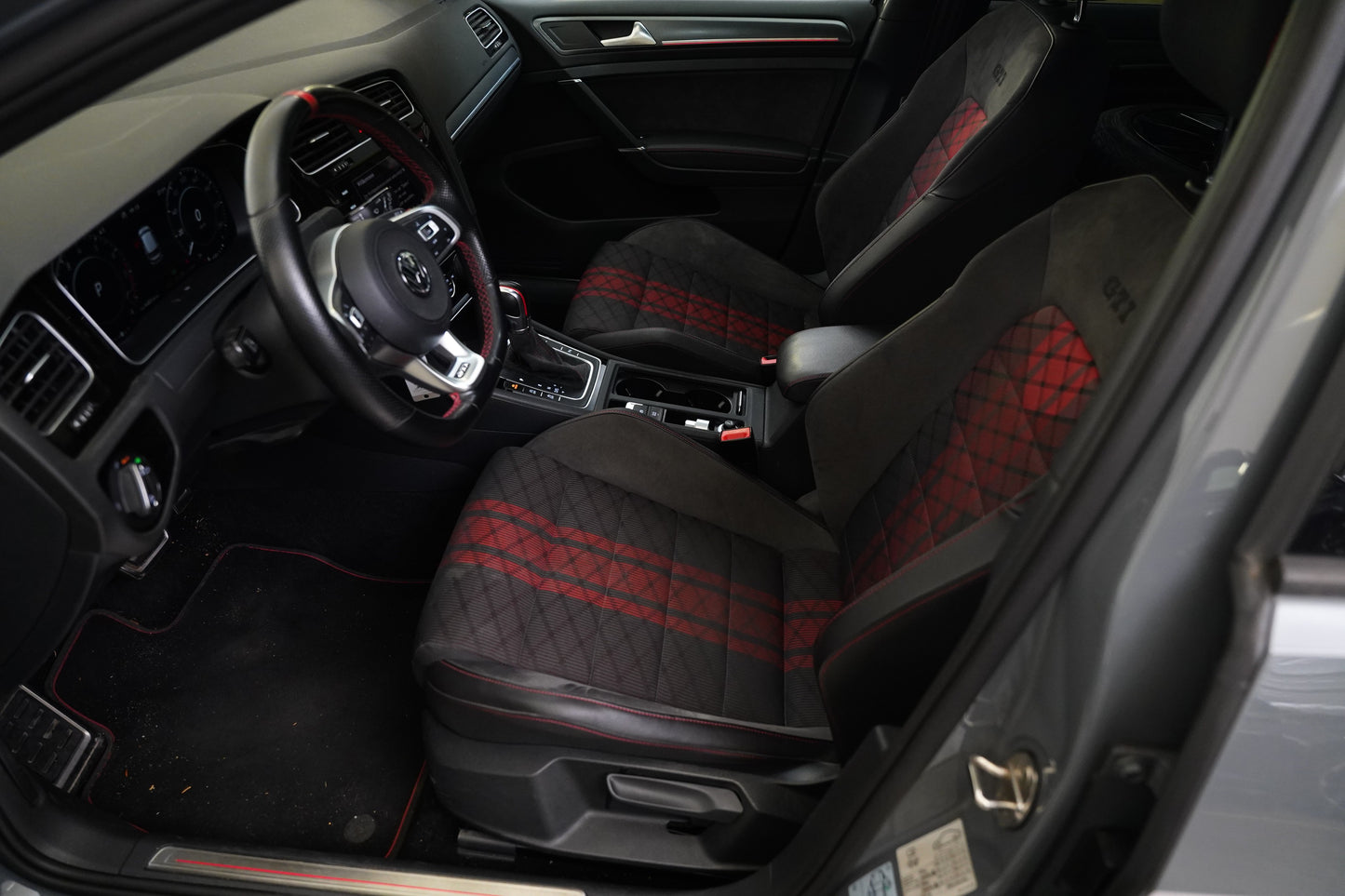 Volkswagen Golf 2.0 TSI 213 kW DSG GTI TCR