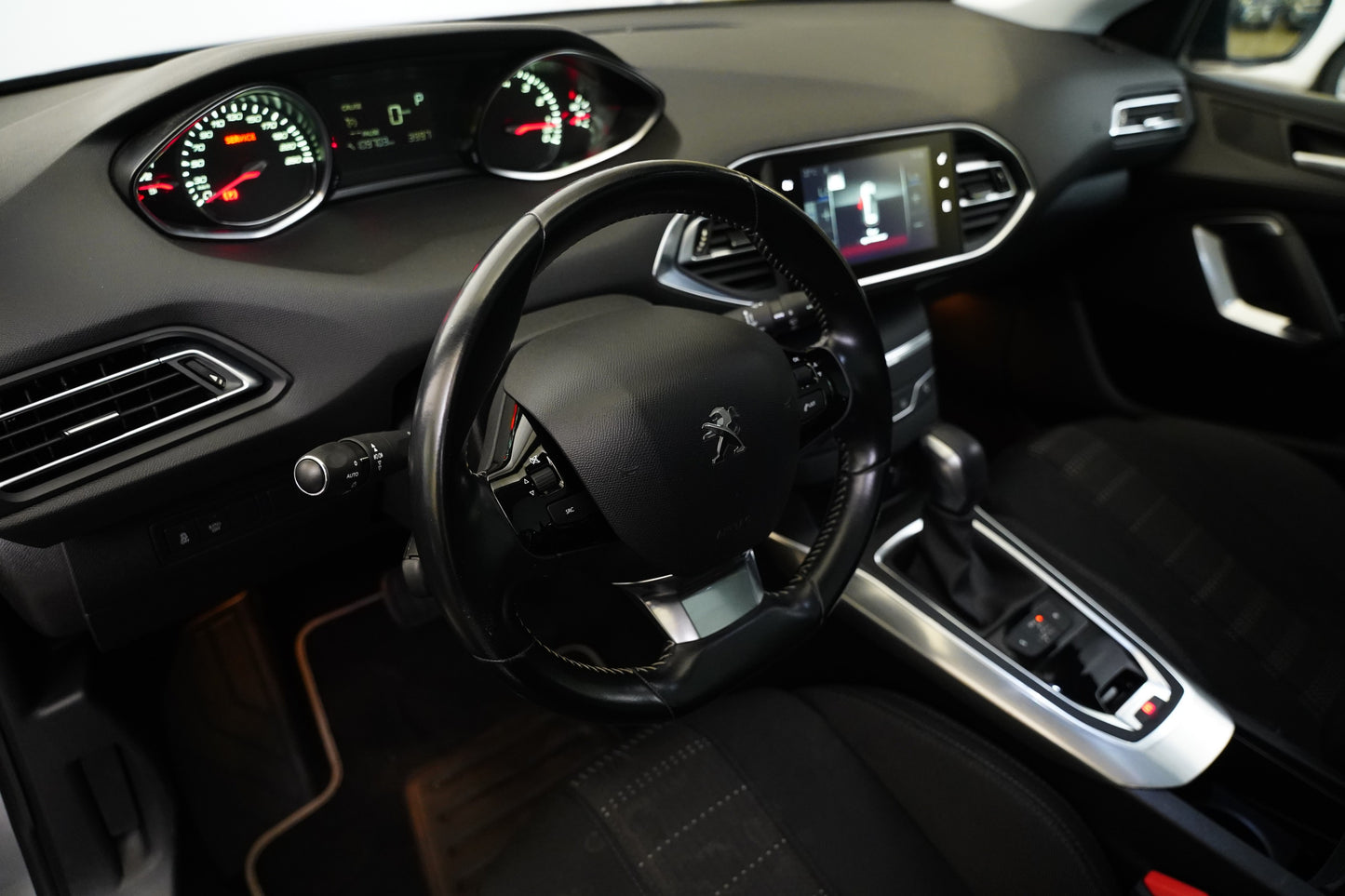 Peugeot 308 1.2 PureTech 96 kW Business