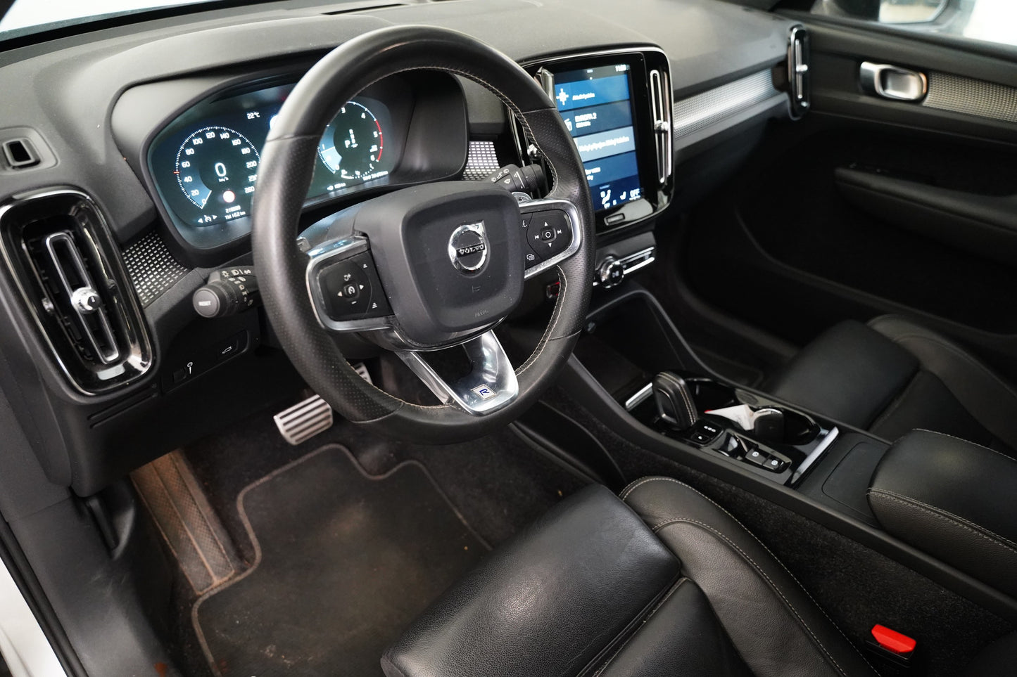 Volvo XC40 2.0 D4 140 kW AWD R-Design