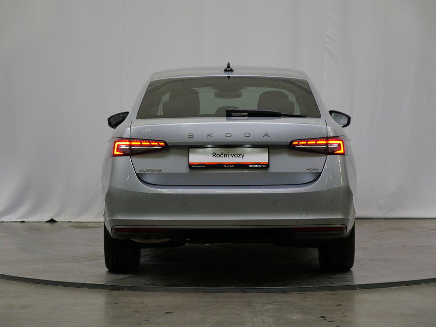 Škoda Superb 2.0 TDI 142 kW DSG 4x4 L&K – foto 6
