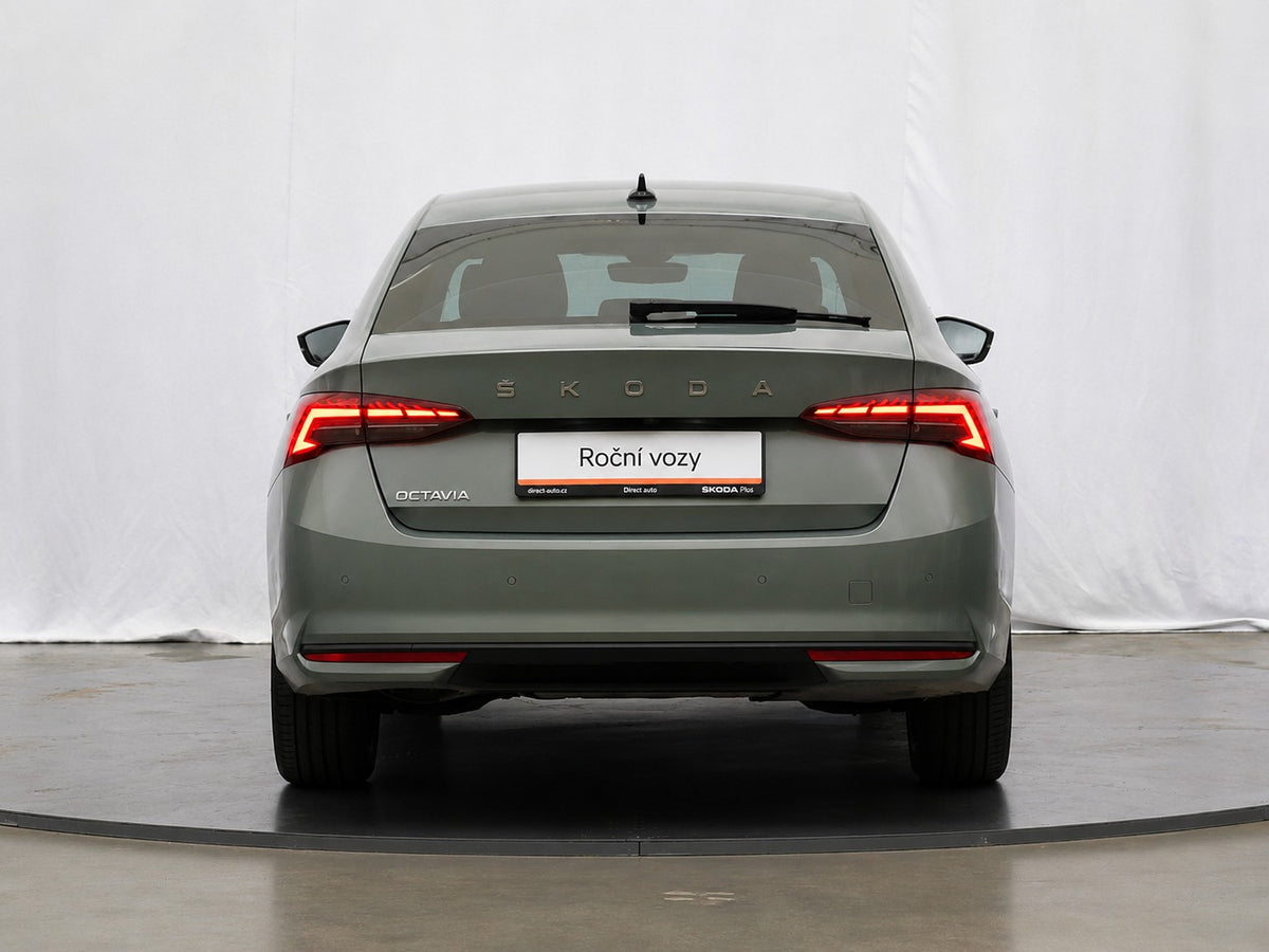 Škoda Octavia 2.0 TDI 110 kW Excl. Selection – foto 6