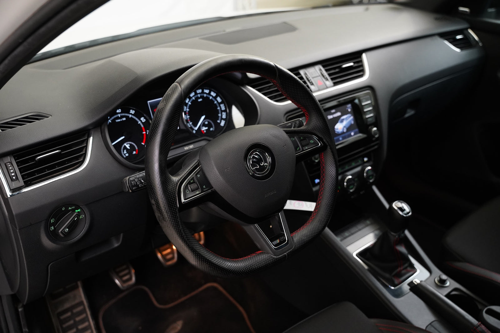 Škoda Octavia 2.0 TSI 162 kW RS – foto 5