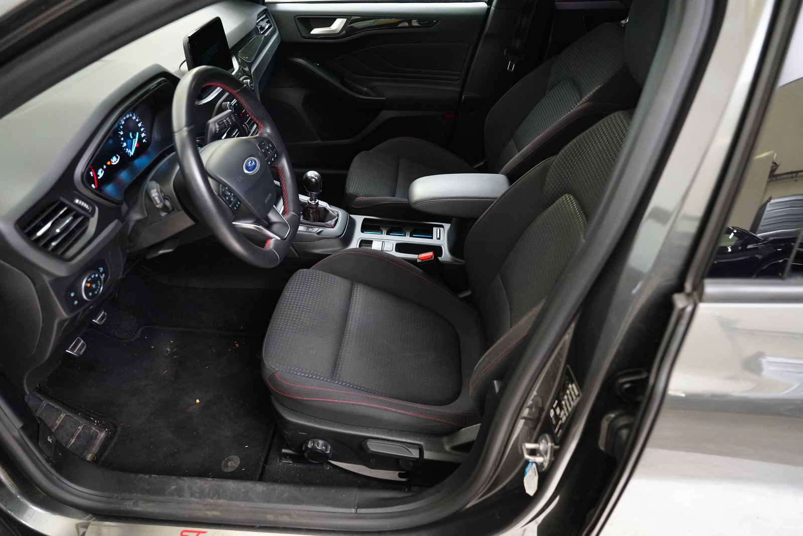Ford Focus 1.0 EcoBoost 92 kW ST-Line – foto 6