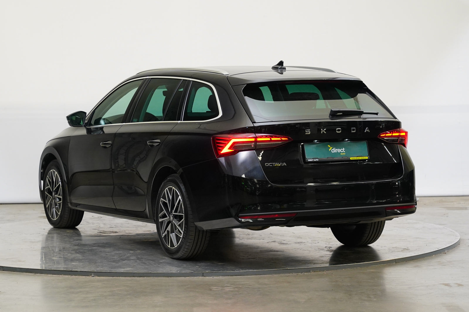 Škoda Octavia 2.0 TDI 110 kW Top Selection – foto 7