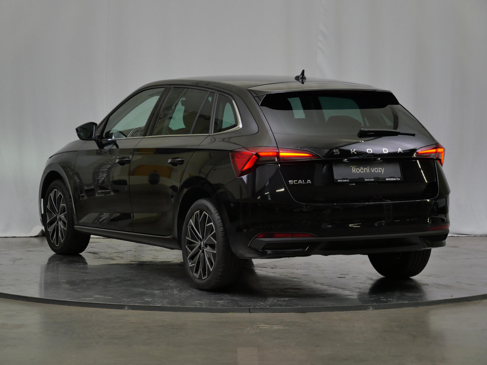Škoda Scala 1.0 TSI 85kW DSG Top Selection – foto 7