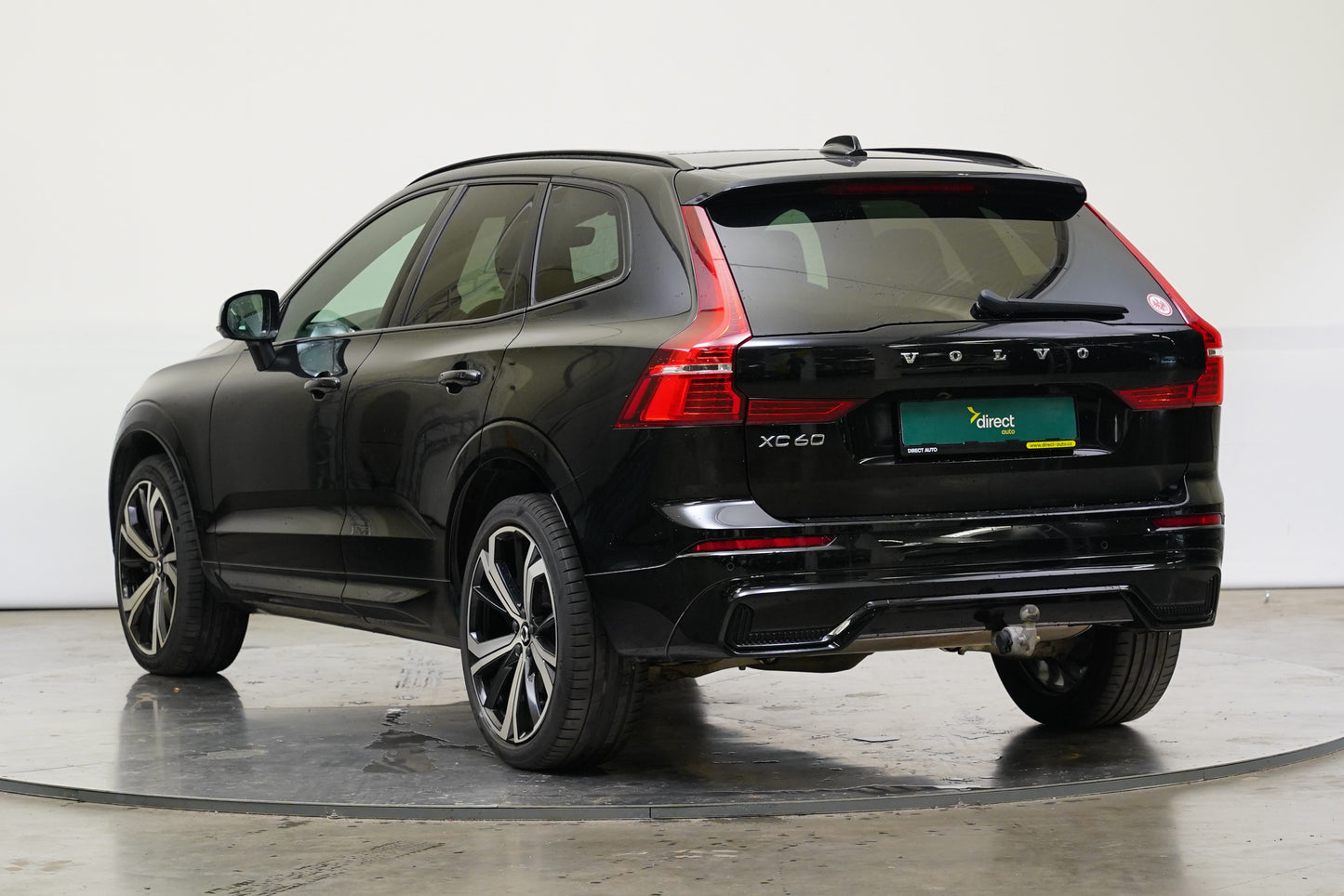 Volvo XC60 B4 145 kW AWD R-Design