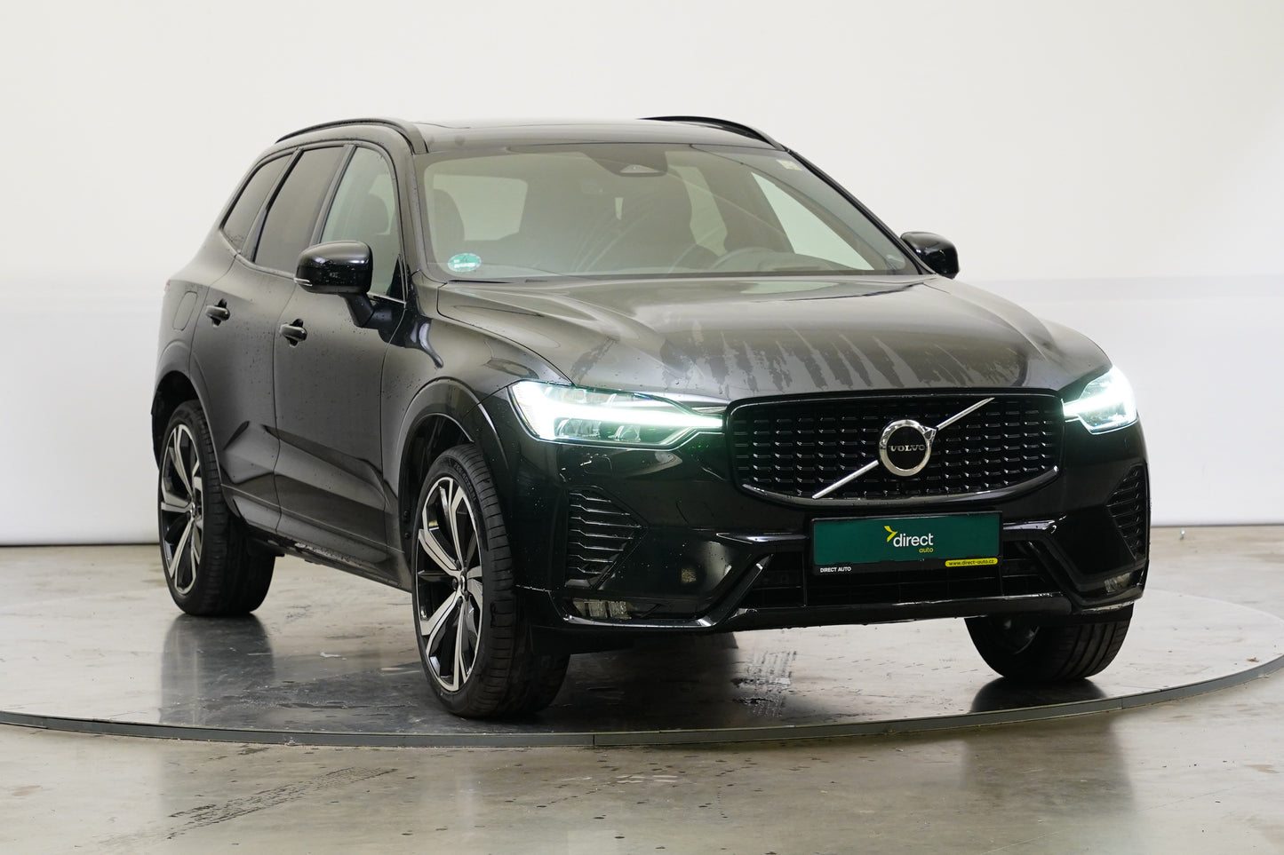 Volvo XC60 B4 145 kW AWD R-Design