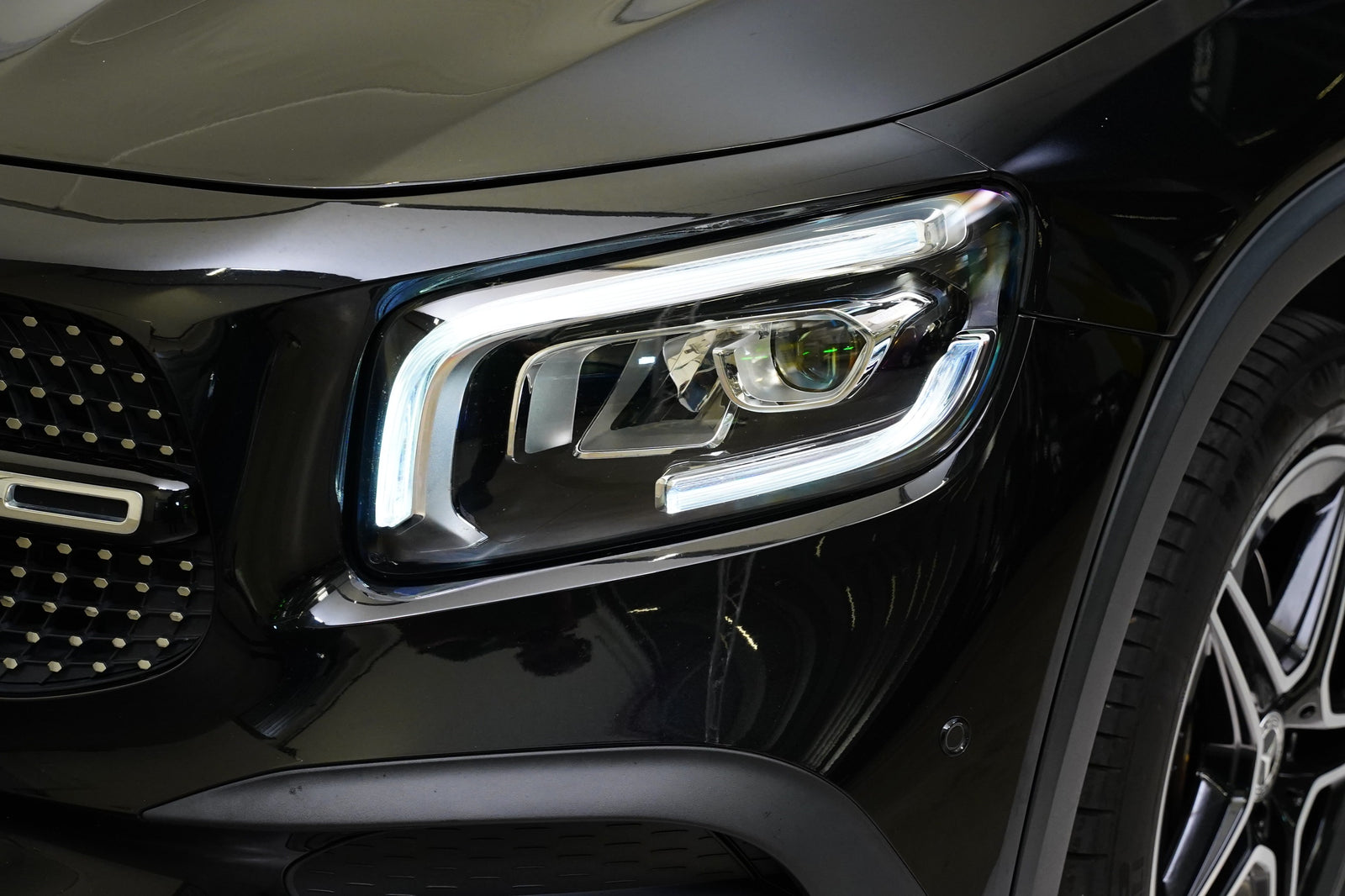 Mercedes-Benz GLB 250 165 kW 4MATIC AMG Line – foto 9