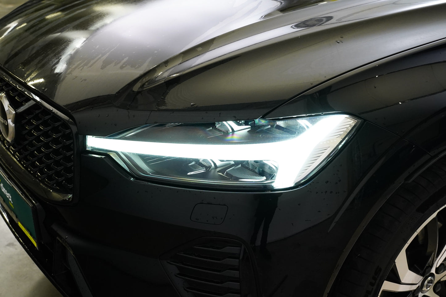 Volvo XC60 B4 145 kW AWD R-Design