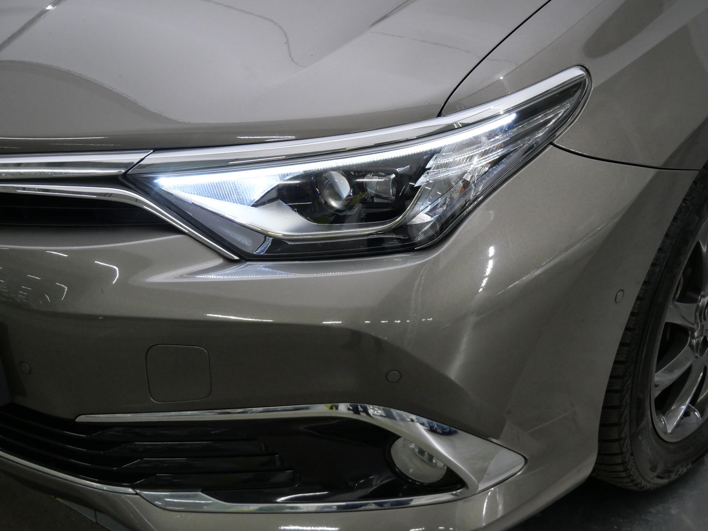 Toyota Auris 1.8 73 kW Hybrid e-CVT