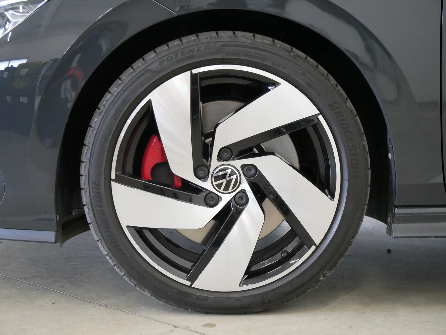 Volkswagen Golf 2.0 TSI 195 kW DSG GTI