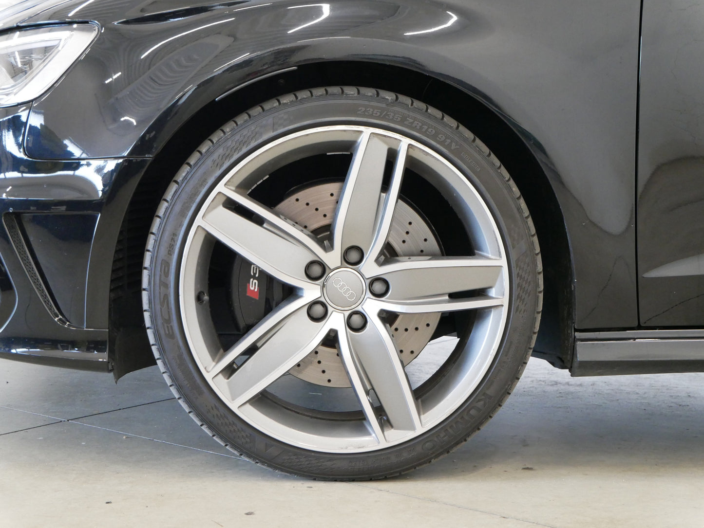 Audi S3 2.0TFSi 221kW Quattro