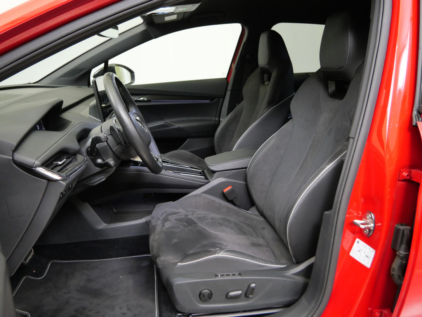 ŠKODA ENYAQ iV 80X 195/82 E1A