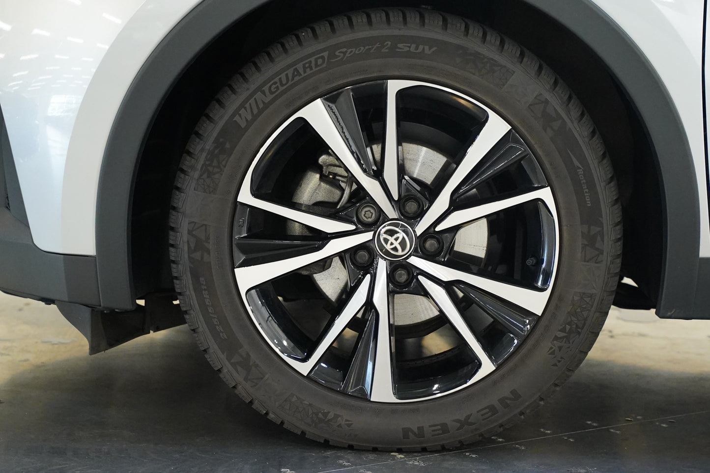 Toyota C-HR 1.8 hybrid 72KW