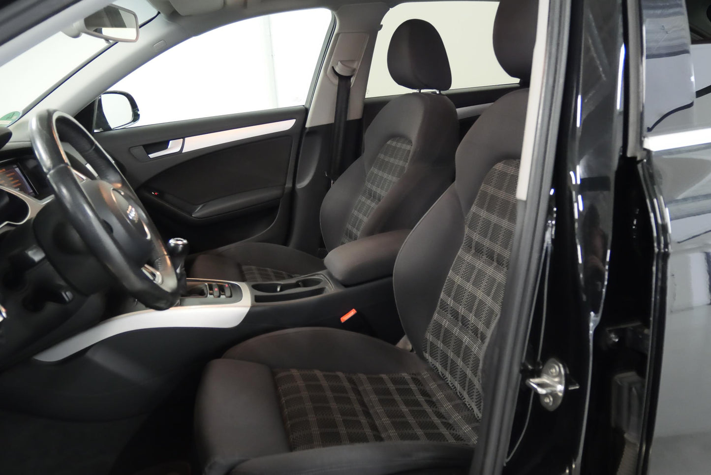 Audi A4 2.0 TDI 130 kW Attraction