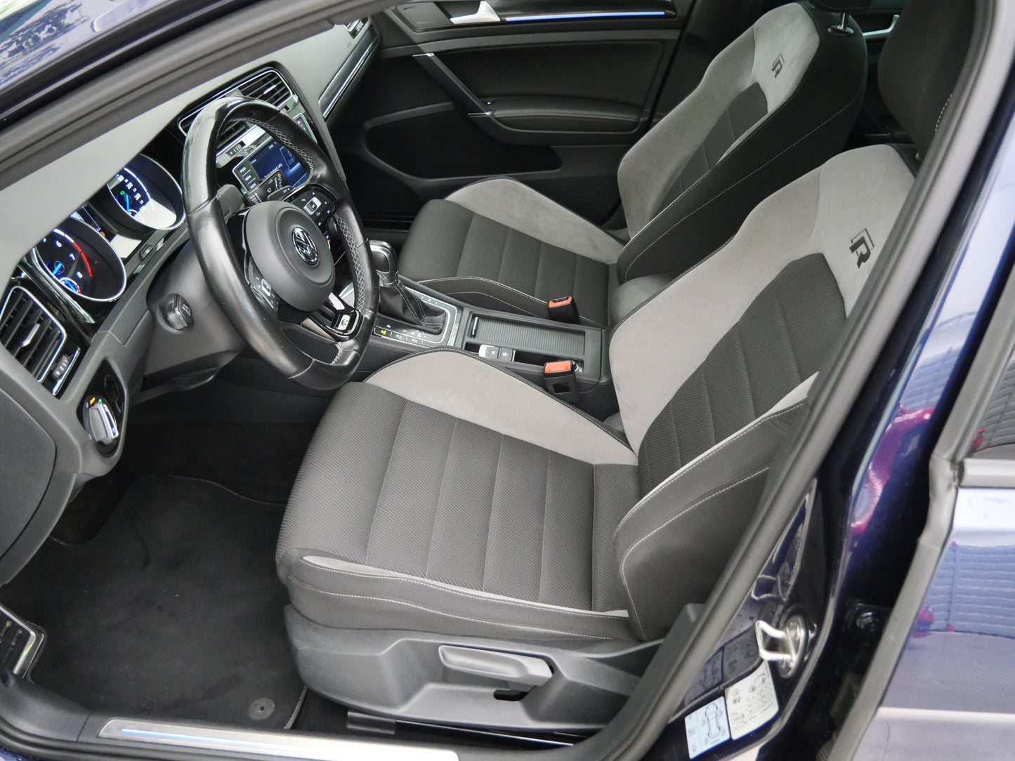 Volkswagen Golf 2.0 TSI 221 kW 4Motion "R"