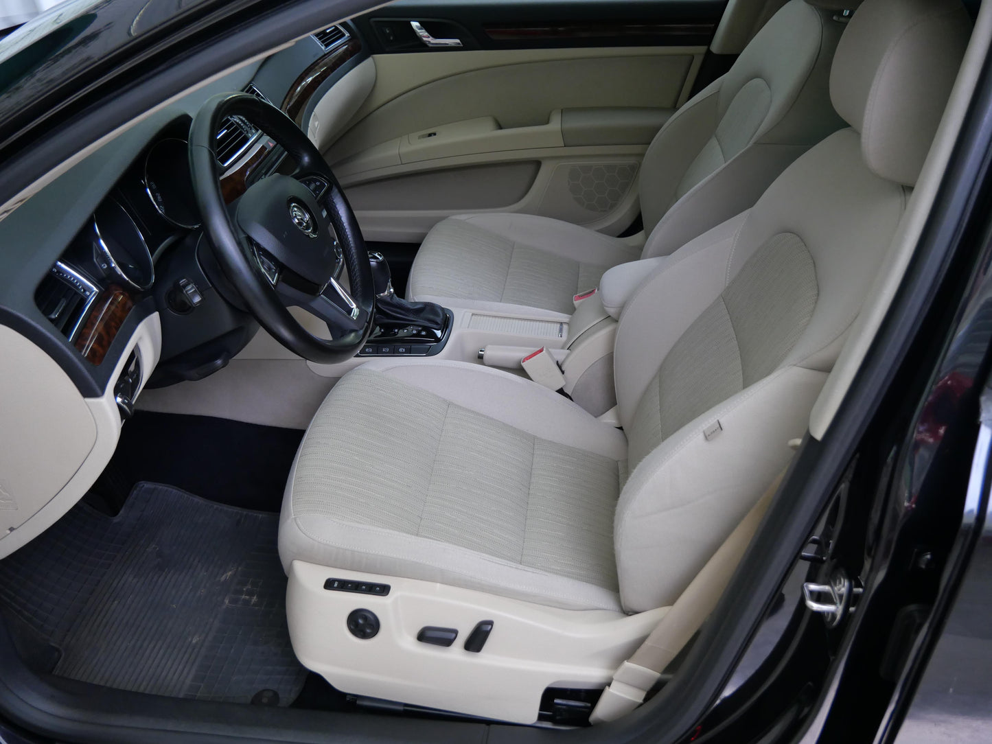 Škoda Superb 2.0 TDI 125 kW DSG Elegance