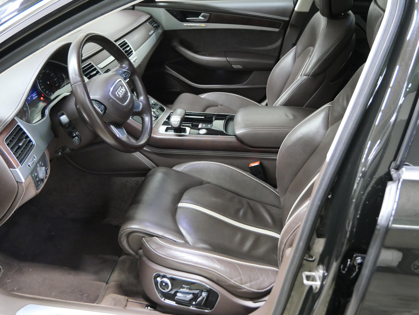 Audi A8 4.2 FSI V8 273 kW Long