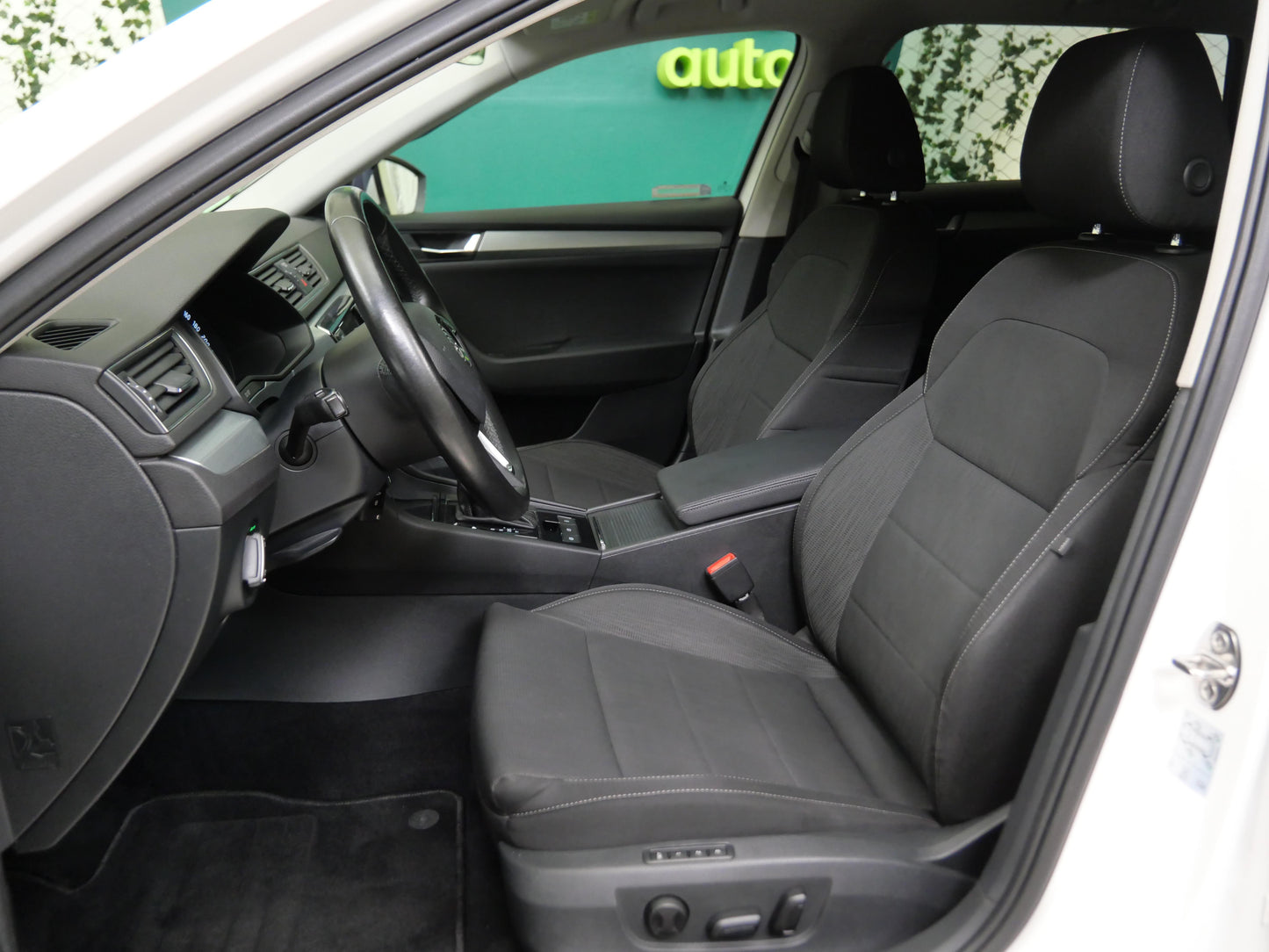 Škoda Superb 2.0 TDI 140kW DSG 4x4 Ambition