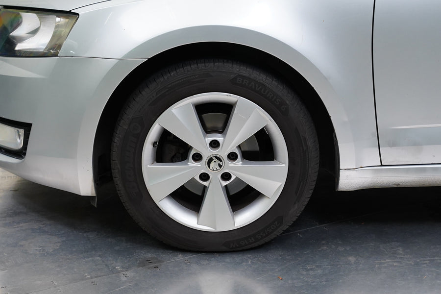 Škoda Octavia 1.6 TDI DSG Elegance – foto 10
