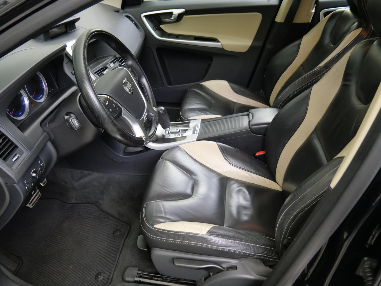Volvo XC60 D3 120 kW AUT R-Design
