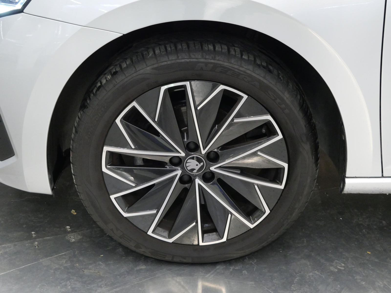 Škoda Scala 1.0 TSI 85kW DSG Top Selection – foto 10