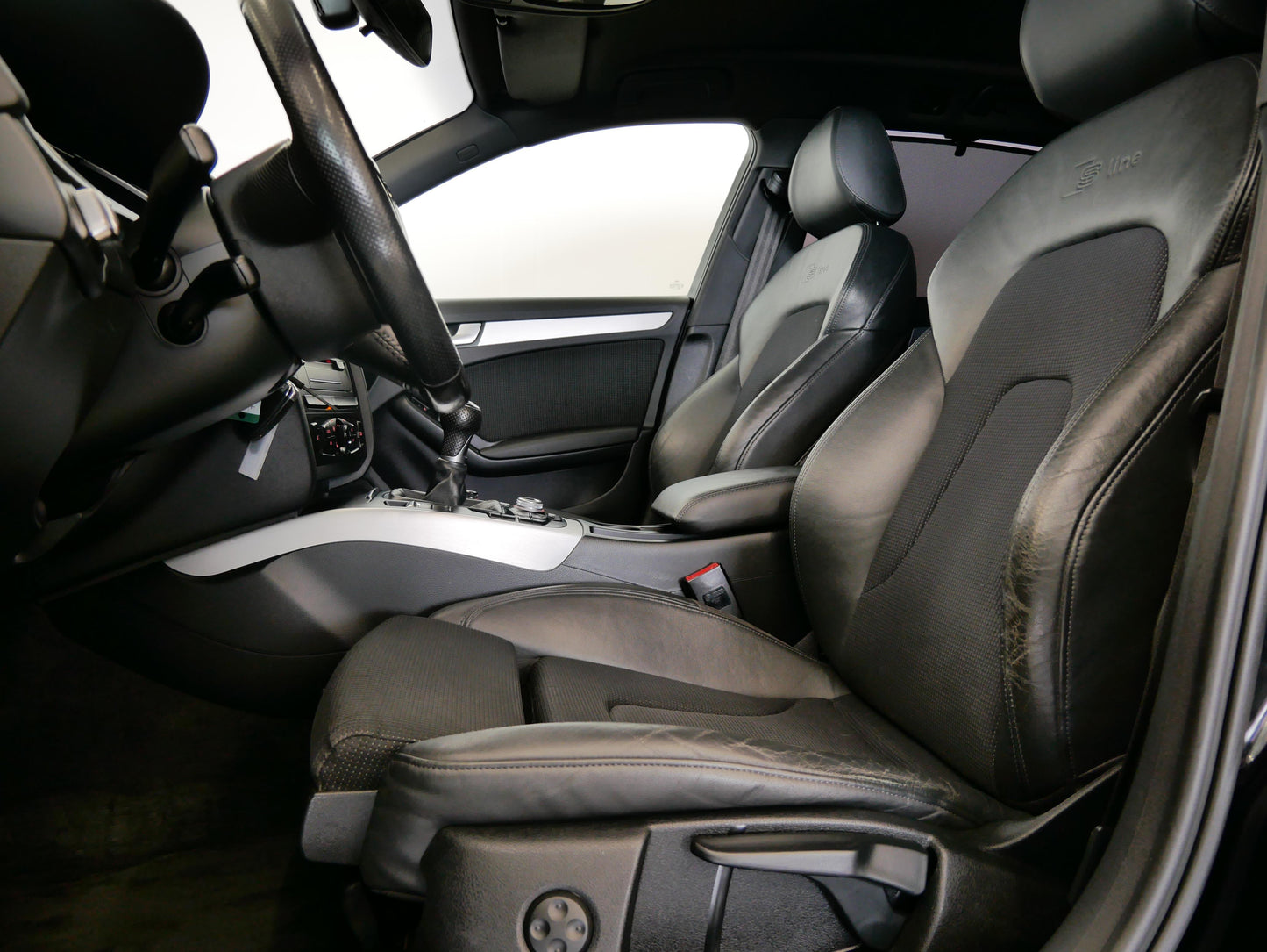 Audi A4 2.0 TDI 125 kW S line 4x4