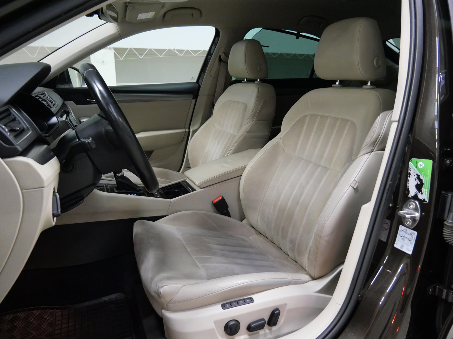 Škoda Superb 2.0 TDI 140 kW DSG Style Plus