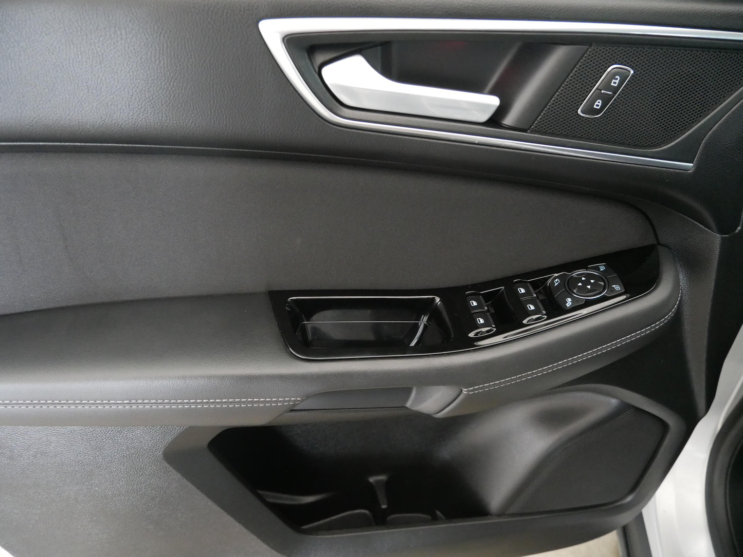 Ford S-MAX 2.0 TDCi 110kw Titanium 4x4