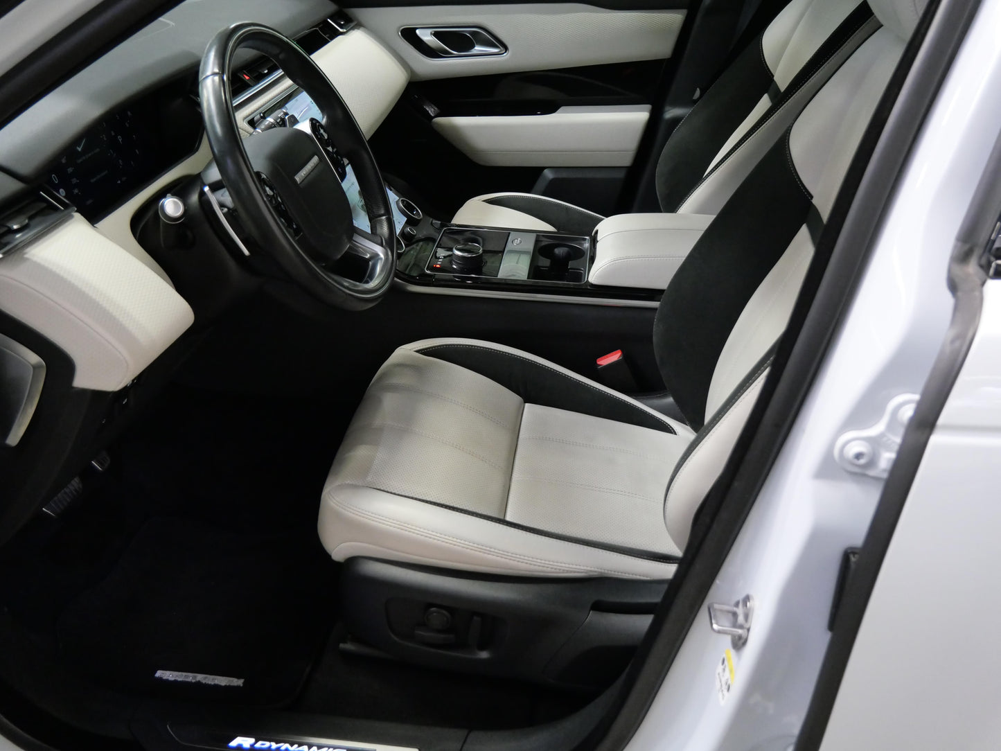 Land Rover Range Rover Velar P300 221 kW R-Dynamics