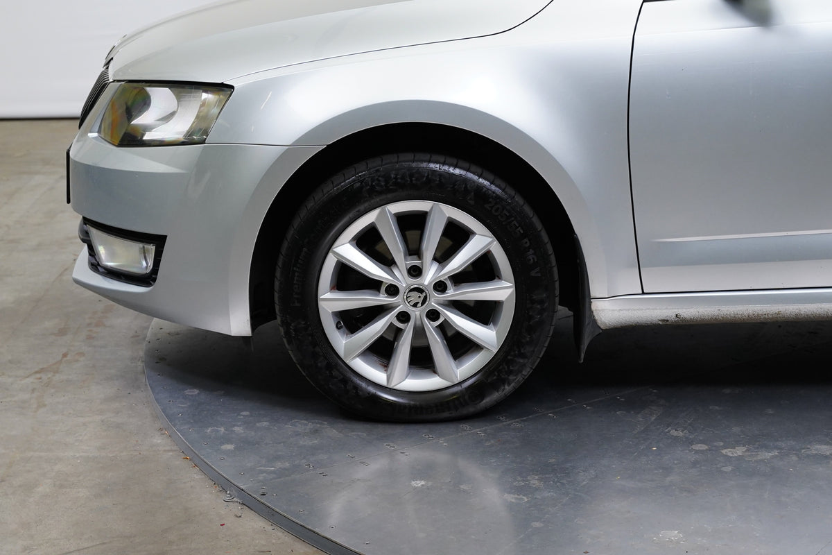 Škoda Octavia 1.6 TDI 81kW DSG Ambition Plus – foto 10