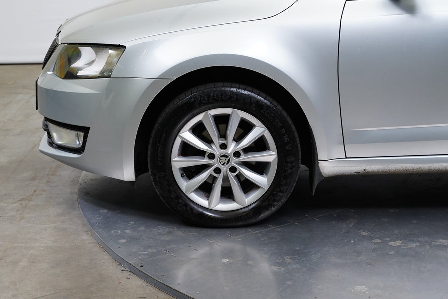 Škoda Octavia 1.6 TDI 81kW DSG Ambition Plus – foto 10