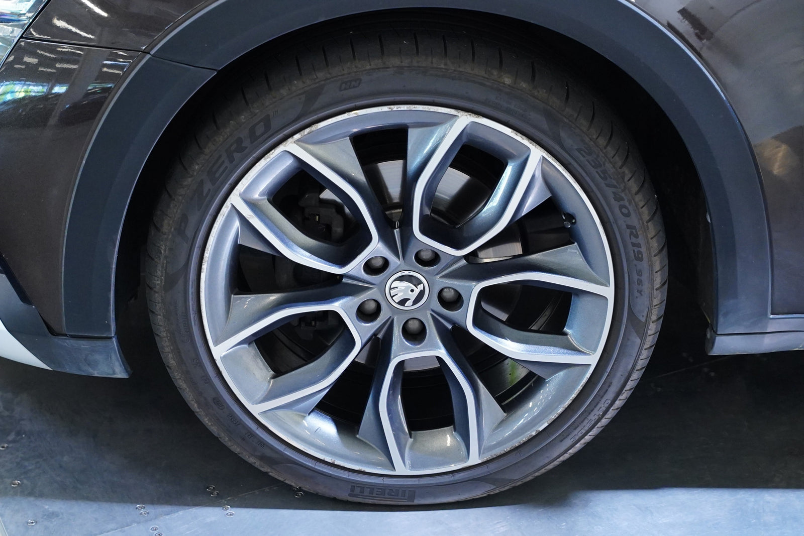 Škoda Superb 2.0 TDI 140 kW DSG Scout – foto 10