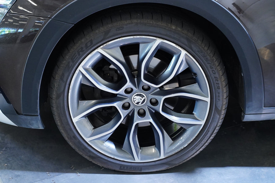 Škoda Superb 2.0 TDI 140 kW DSG Scout – foto 10