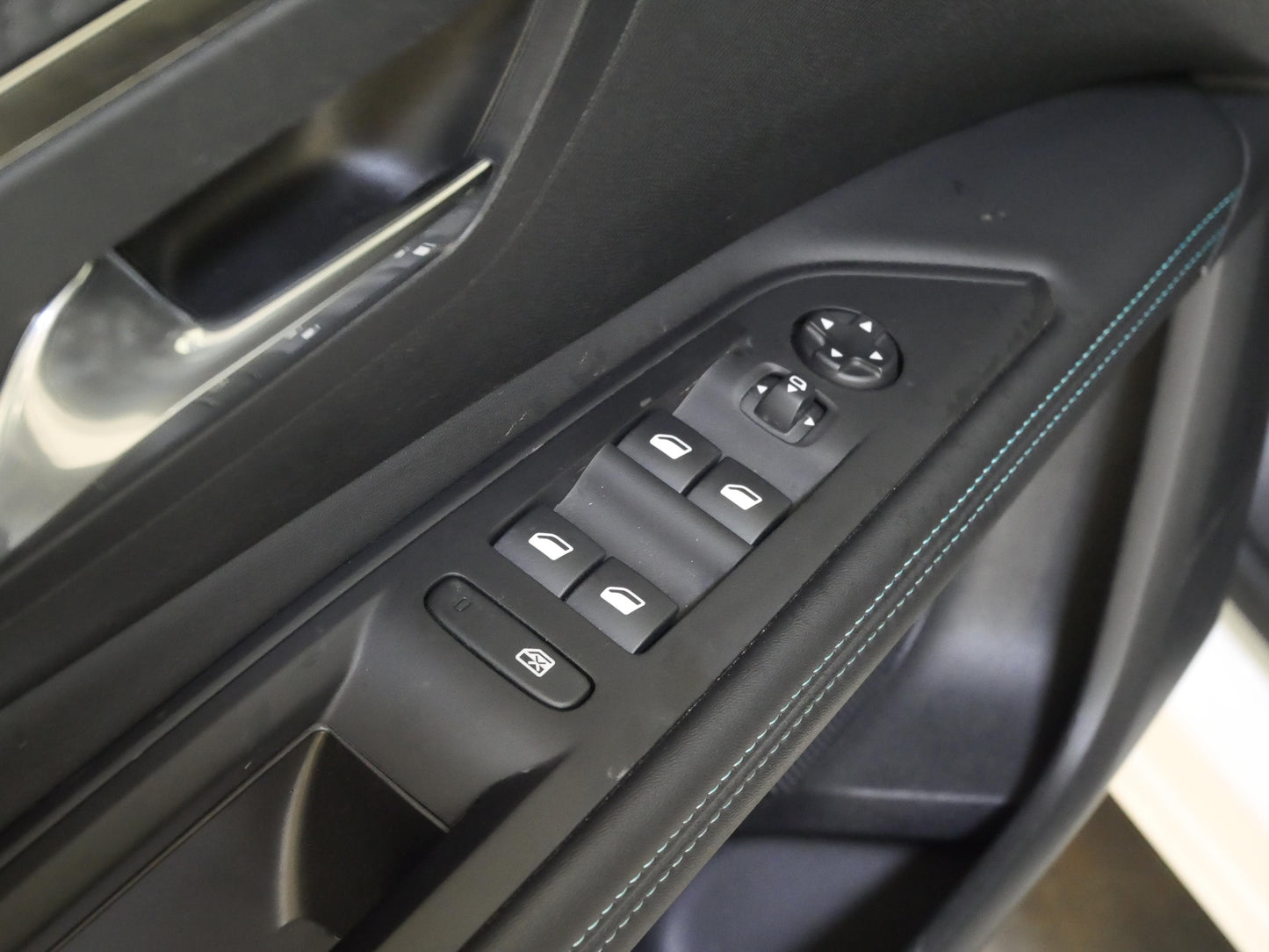 Peugeot 3008 1.5 BlueHDi 96 kW ALLURE