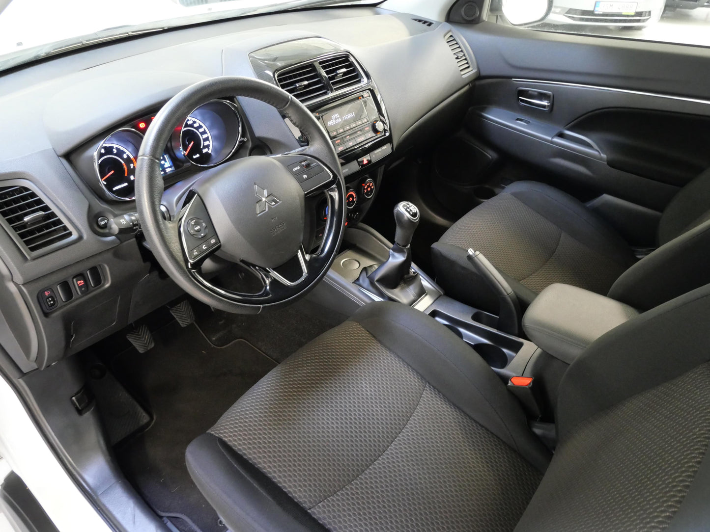 Mitsubishi ASX 2.0i INVITE 110 kW