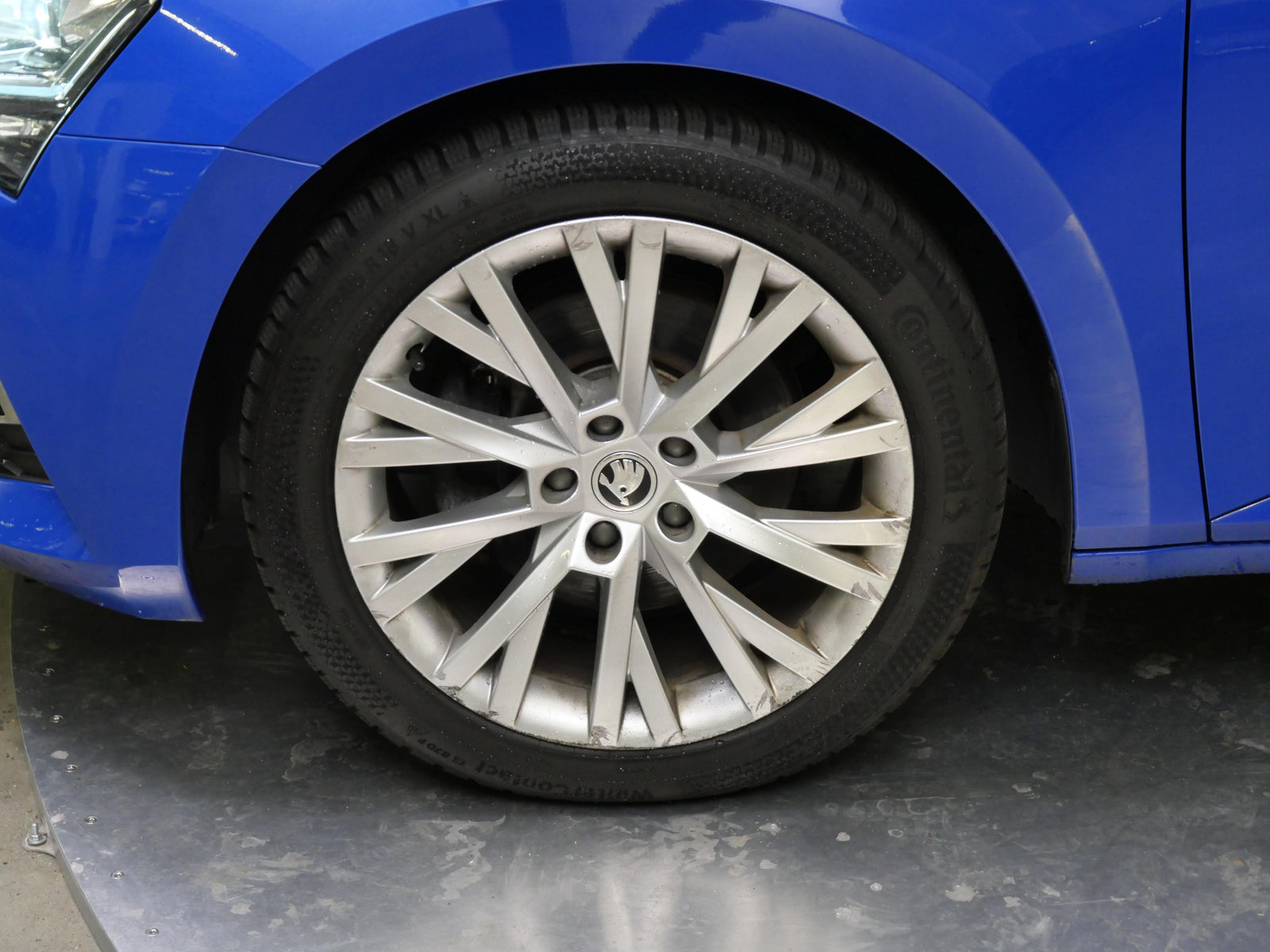 Škoda Superb 2.0 TDI 147 kW DSG 4x4 Style+ – foto 10