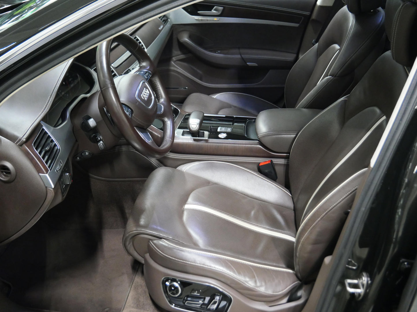 Audi A8 4.2 FSI V8 273 kW