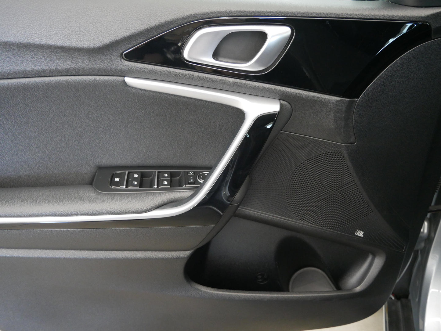 Kia XCeed 1.4T-GDI 103 kW LOUNCH EDITION