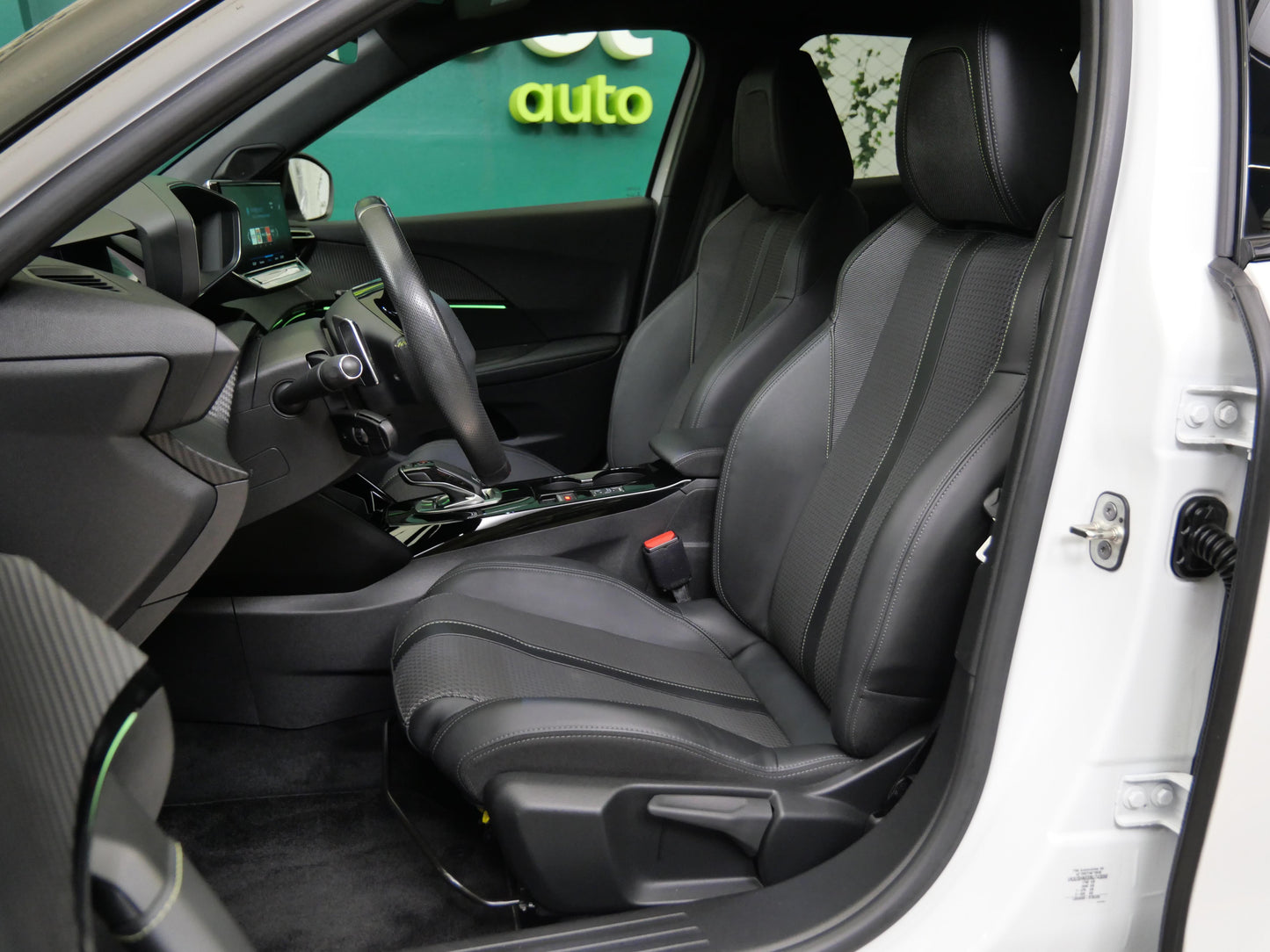 Peugeot 2008 1.2 PureTech 96 kW GT