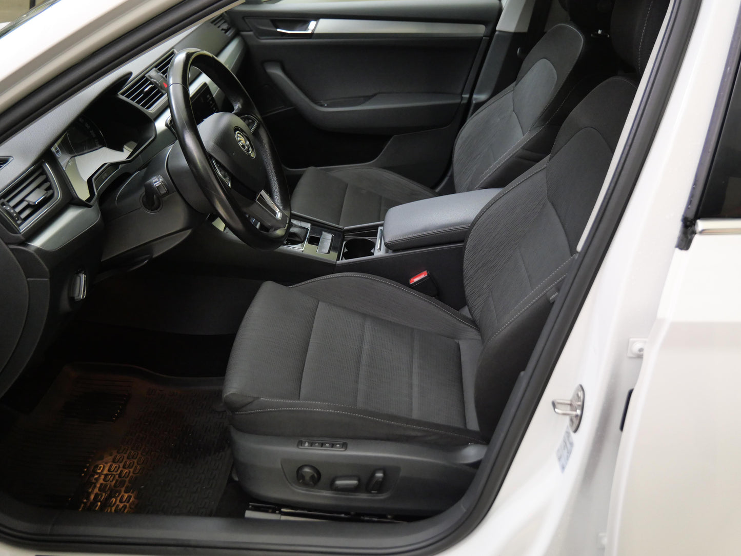 ŠKODA Superb 2.0 TDI 110 kW Ambition Plus