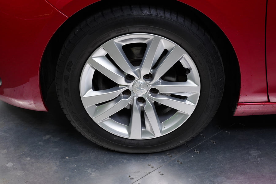 Peugeot 308 1.2 PT 96 kW – foto 10