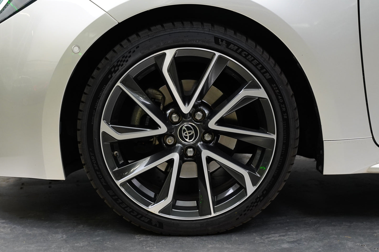 Toyota Corolla 2.0 HEV e-CVT 112 kW Selection