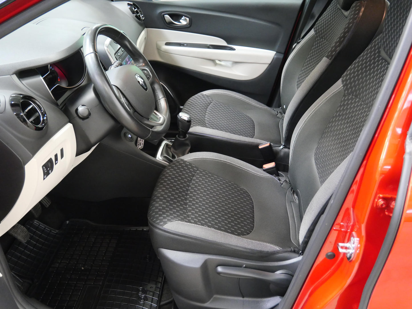 Renault Captur 0.9 TCe 66 kW Intens