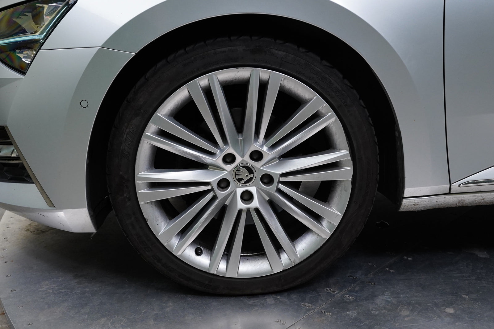 Škoda Superb 2.0 TSI 140 kW Laurin & Klemen – foto 10